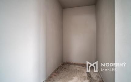 Na predaj nadštandardný 3-izbový byt s vlastnou záhradou v Kráľovej pri Senci