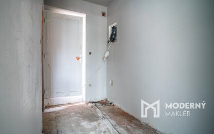 Na predaj nadštandardný 3-izbový byt s vlastnou záhradou v Kráľovej pri Senci