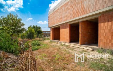 Na predaj nadštandardný 3-izbový byt s vlastnou záhradou v Kráľovej pri Senci