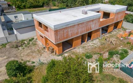 Na predaj nadštandardný 3-izbový byt s vlastnou záhradou v Kráľovej pri Senci