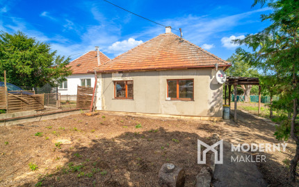 Na predaj rodinný dom s rozľahlým pozemkom v obci Nové Sady