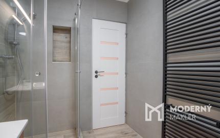 Na predaj štýlovo zrekonštruovaný dvojpodlažný rodinný dom za výhodnú cenu v obci Veľká Mača