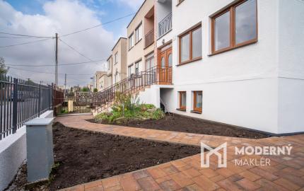 Na predaj štýlovo zrekonštruovaný dvojpodlažný rodinný dom za výhodnú cenu v obci Veľká Mača