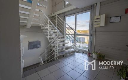 REZERVOVANÉ: Na prenájom administratívny priestor o výmere 39 m2 v Stupave – 103