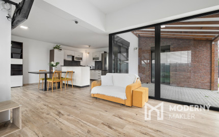 Na predaj moderný dom s terasou v Ružinove - Domové role