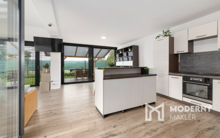 Na predaj moderný dom s terasou v Ružinove - Domové role