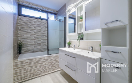 Na predaj moderný dom s terasou v Ružinove - Domové role