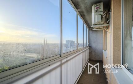 Na prenájom 3-izbový, zariadený a klimatizovaný byt v časti Košice – Jazero