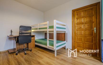 REZERVOVANÉ: Na predaj slnečný 4-izbový byt na Námestí Kráľovnej pokoja v Prešove