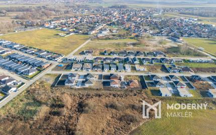 Na predaj slnečné pozemky vhodné na výstavbu rodinného domu v obci Malé Leváre