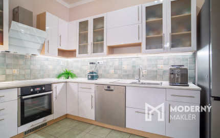 Na predaj kompletne zariadený 3-izbový byt v Trenčíne