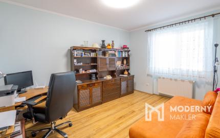 Na predaj dvojgeneračný rodinný dom s bazénom v Gabčíkove