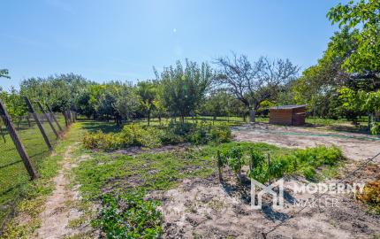 Na predaj dvojgeneračný rodinný dom s bazénom v Gabčíkove