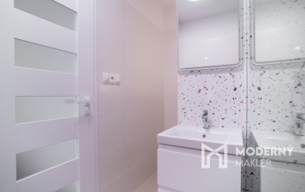 Na predaj priestranný 1-izbový byt na Haburskej ulici v Ružinove