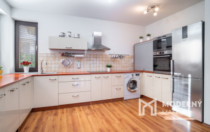 REZERVOVANÉ - Na predaj klimatizovaný 4-izbový rodinný dom s garážou a možnosťou prerobenia na 5-izbový v Senci