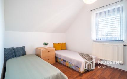 REZERVOVANÉ - Na predaj klimatizovaný 4-izbový rodinný dom s garážou a možnosťou prerobenia na 5-izbový v Senci