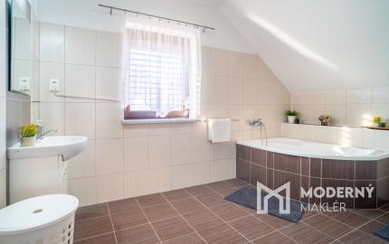 REZERVOVANÉ - Na predaj klimatizovaný 4-izbový rodinný dom s garážou a možnosťou prerobenia na 5-izbový v Senci