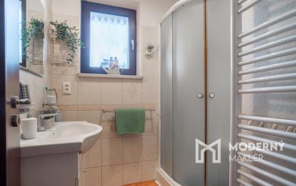 REZERVOVANÉ - Na predaj klimatizovaný 4-izbový rodinný dom s garážou a možnosťou prerobenia na 5-izbový v Senci