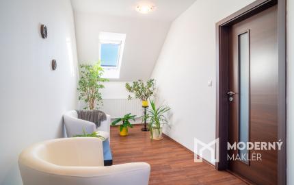 REZERVOVANÉ - Na predaj klimatizovaný 4-izbový rodinný dom s garážou a možnosťou prerobenia na 5-izbový v Senci