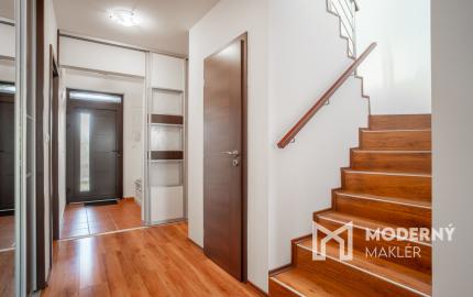 REZERVOVANÉ - Na predaj klimatizovaný 4-izbový rodinný dom s garážou a možnosťou prerobenia na 5-izbový v Senci