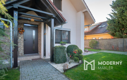 REZERVOVANÉ - Na predaj klimatizovaný 4-izbový rodinný dom s garážou a možnosťou prerobenia na 5-izbový v Senci