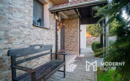 REZERVOVANÉ - Na predaj klimatizovaný 4-izbový rodinný dom s garážou a možnosťou prerobenia na 5-izbový v Senci