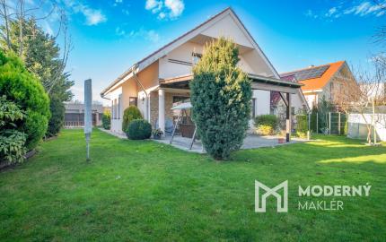 REZERVOVANÉ - Na predaj klimatizovaný 4-izbový rodinný dom s garážou a možnosťou prerobenia na 5-izbový v Senci