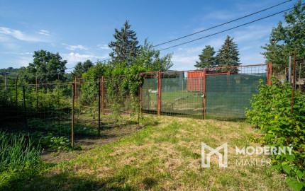 Na predaj rekreačný pozemok so záhradnou chatou v Stupave