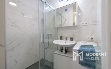 Na prenájom priestranný, moderný 2-izbový byt na Riazanskej ulici v Bratislave