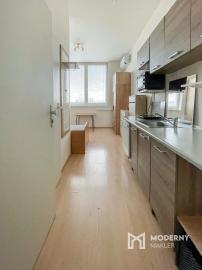 Na prenájom minimalistický 1-izbový byt v Rovinke