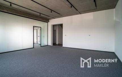 Na predaj 3-podlažná polyfunkcia na Zavarskej ulici v Trnave