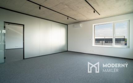 Na predaj 3-podlažná polyfunkcia na Zavarskej ulici v Trnave