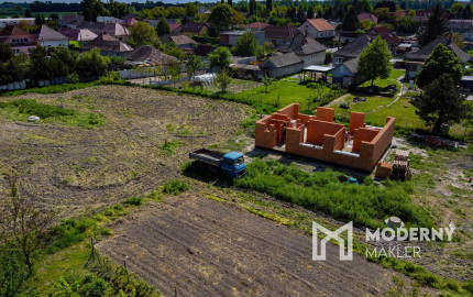 Na predaj 4-izbový dvojdom v obci Jelka, Čerešňová alej