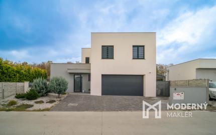 Na predaj exkluzívny 5-izbový rodinný dom v obľúbenej lokalite Trnavy