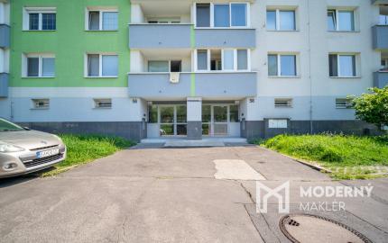 REZERVOVANÉ - Na predaj priestranný 2-izbový byt v Bratislave