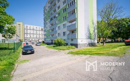 REZERVOVANÉ - Na predaj priestranný 2-izbový byt v Bratislave