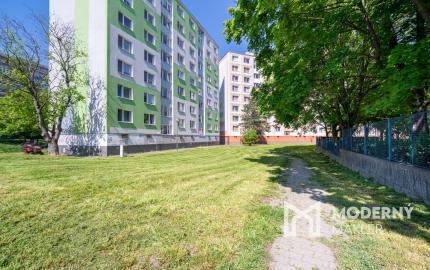 REZERVOVANÉ - Na predaj priestranný 2-izbový byt v Bratislave