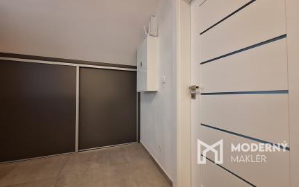 Na prenájom kompletne zrekonštruovaný 4-izbový byt v Tepličke nad Váhom