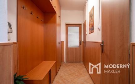 Na predaj 2-izbový byt s balkónom po kompletnej rekonštrukcii v Ružinove