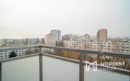 Na predaj 2-izbový byt s balkónom po kompletnej rekonštrukcii v Ružinove