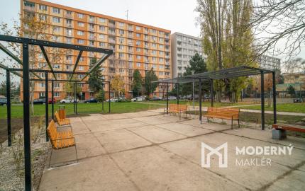 Na predaj 2-izbový byt s balkónom po kompletnej rekonštrukcii v Ružinove