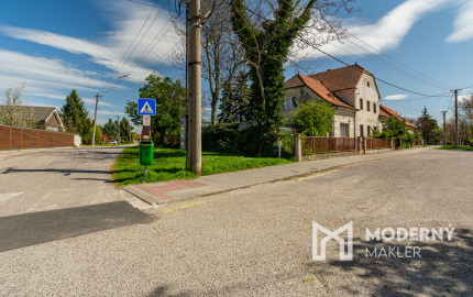 REZERVOVANÉ:Na predaj historický dom s potenciálom pre podnikanie v centre Dunajskej Lužnej