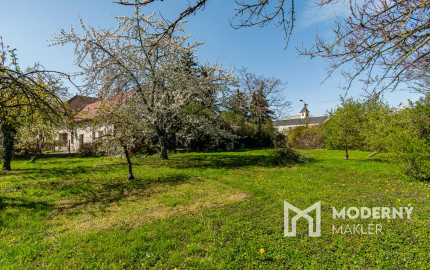 REZERVOVANÉ:Na predaj historický dom s potenciálom pre podnikanie v centre Dunajskej Lužnej