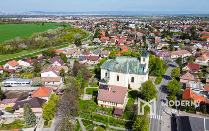 REZERVOVANÉ:Na predaj historický dom s potenciálom pre podnikanie v centre Dunajskej Lužnej