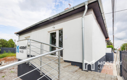 Na prenájom obchodný priestor v centre Šamorína s výbornou viditeľnosťou