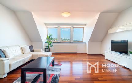 Na predaj priestranný 4-izbový byt pod hradom v centre Bratislavy