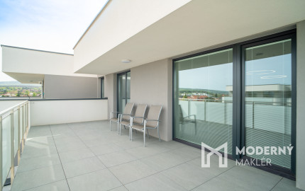 Na prenájom kompletne zariadený 2-izbový byt v Stupave