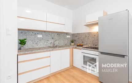 REZERVOVANÉ: Na prenájom 2-izbový byt s balkónom a garážovým státím v projekte MIKO, Trnava