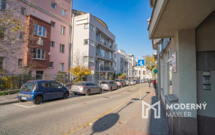 Na prenájom kancelársky priestor na Zámockej ulici priamo pod Bratislavským hradom