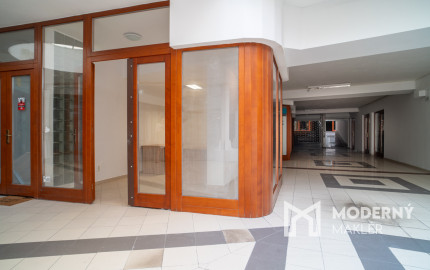 Na prenájom obchodný priestor v centre Bratislavy